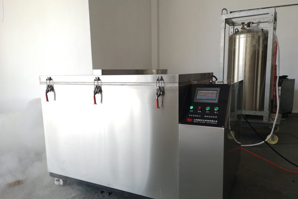 高低溫試驗(yàn)箱